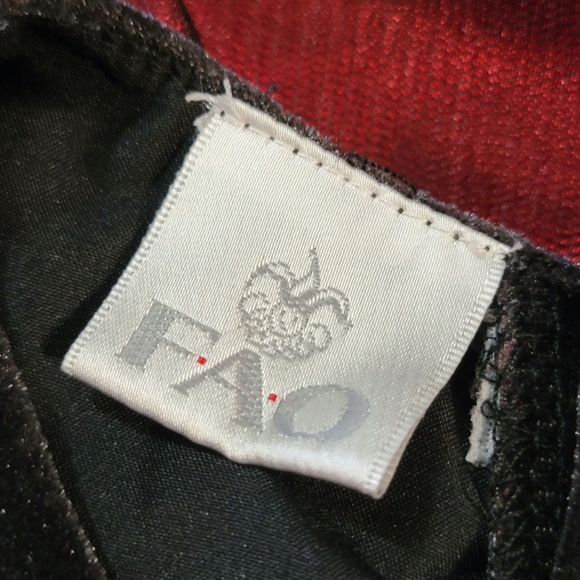 FAO Toys R Us Special Occasion Black Velvet Red Dress Size 3T - Picture 9 of 10